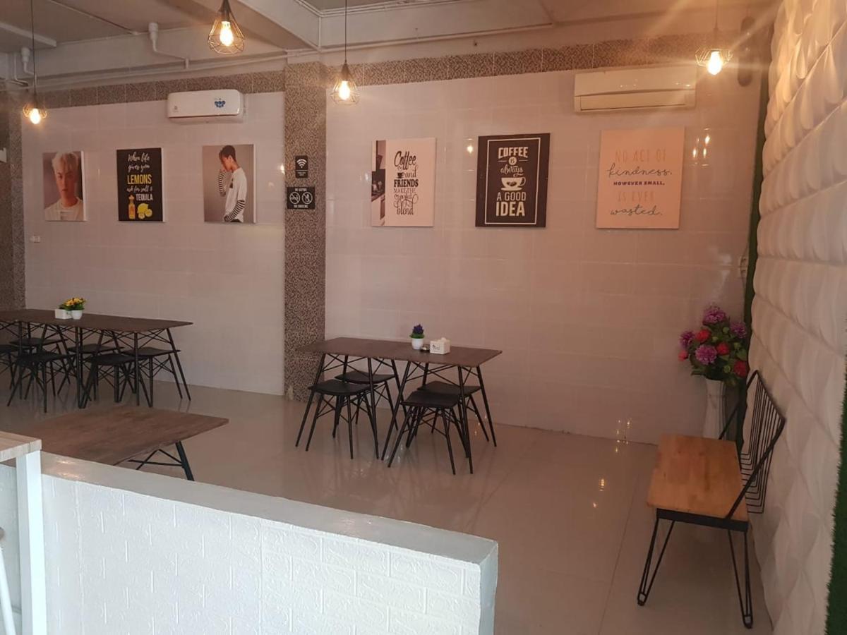 纳森诺酒店 Gunungsitoli 外观 照片
