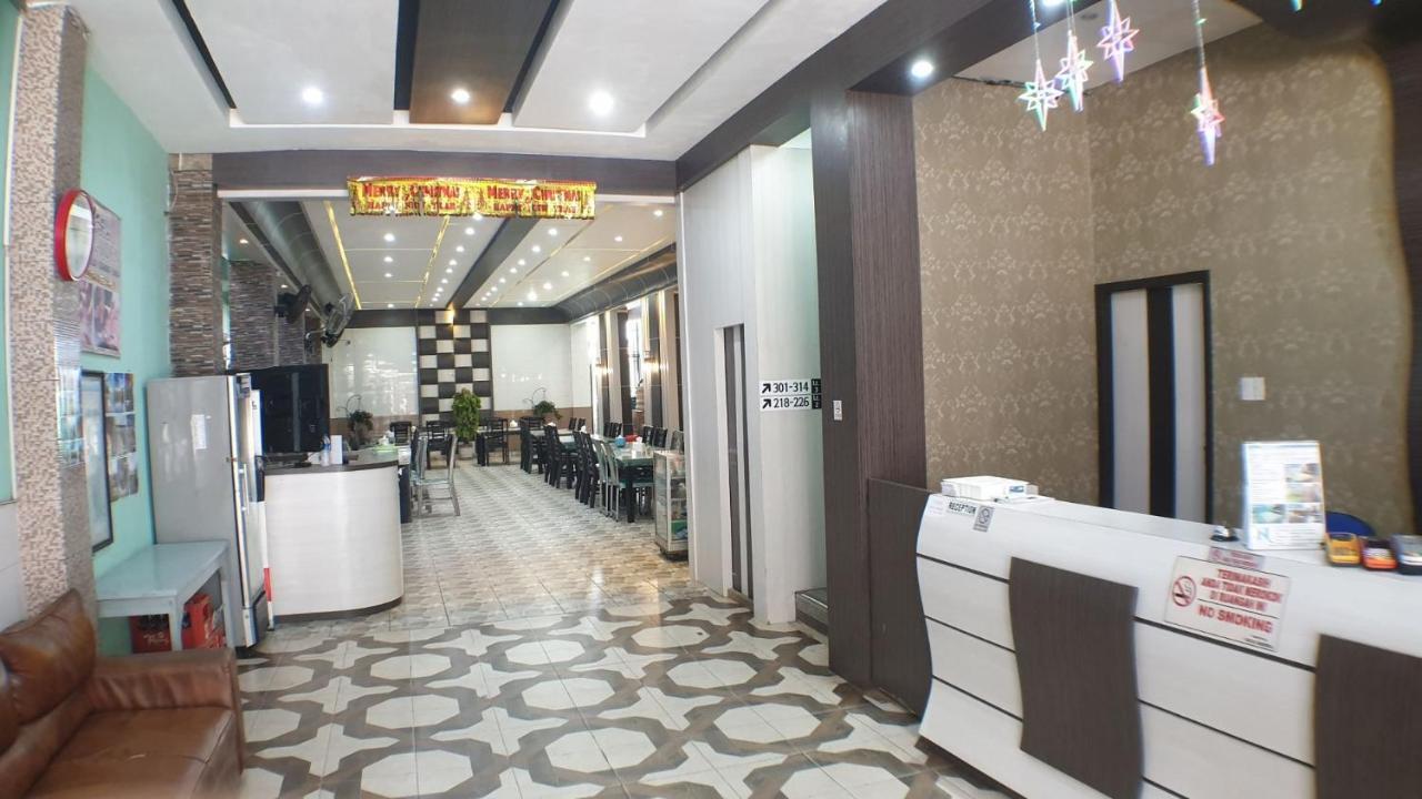 纳森诺酒店 Gunungsitoli 外观 照片