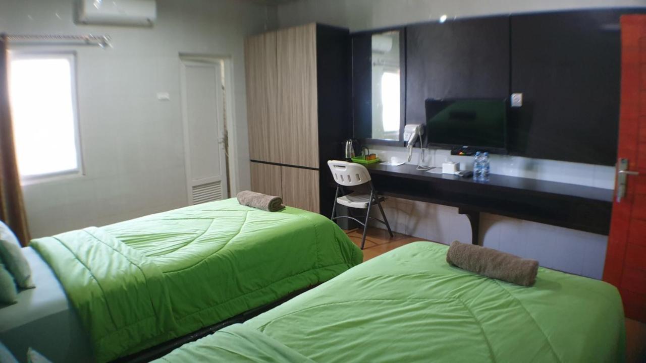 纳森诺酒店 Gunungsitoli 外观 照片