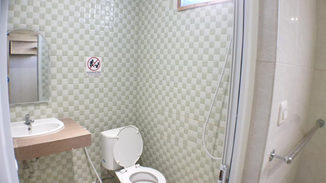 纳森诺酒店 Gunungsitoli 外观 照片